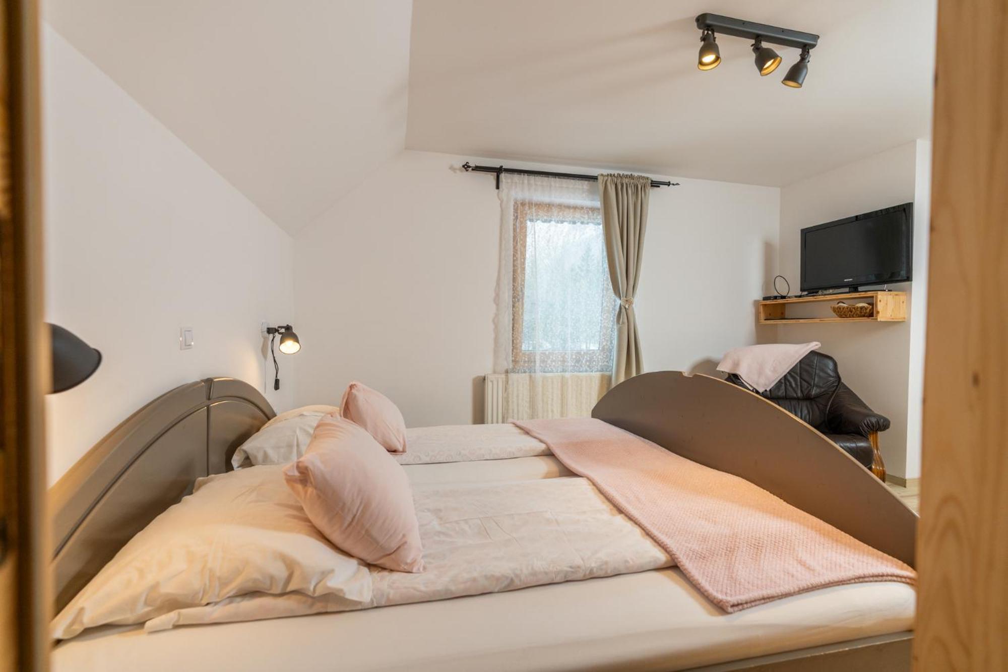 Hotel Hisa Erlah à Bohinj Extérieur photo